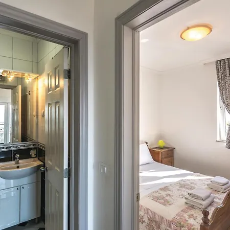 Amazing Apartment In Makarska With House Sea View