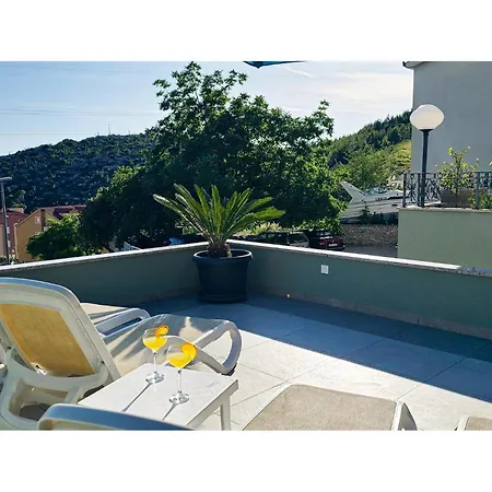 Amazing Apartment In Makarska With House Sea View