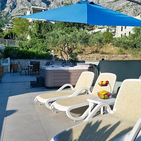Amazing Apartment In Makarska With House Sea View Apartment