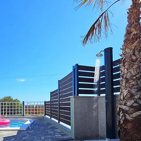 Apartment One-Bedroom Apartment Makarska With Sea View 04