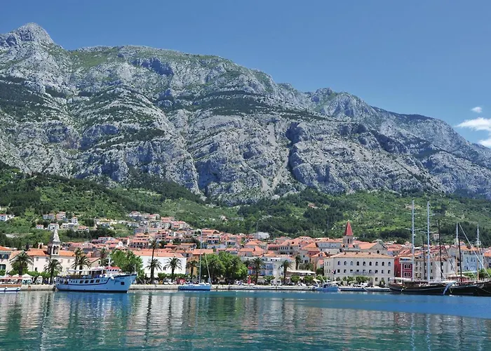 Apartment One-Bedroom Apartment Makarska With Sea View 04 *