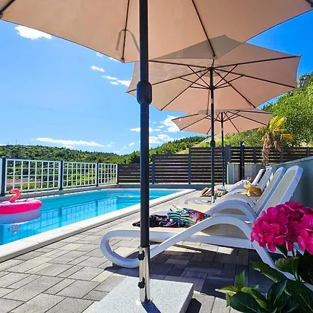 One-Bedroom Apartment Makarska With Sea View 04 Makarska