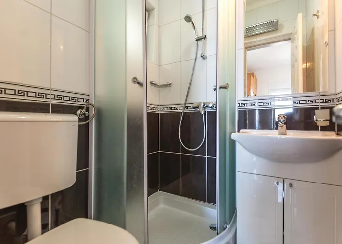 Apartman One-bedroom With Sea View 04