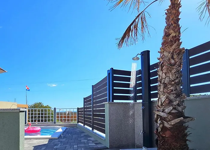 Apartman One-bedroom With Sea View 04